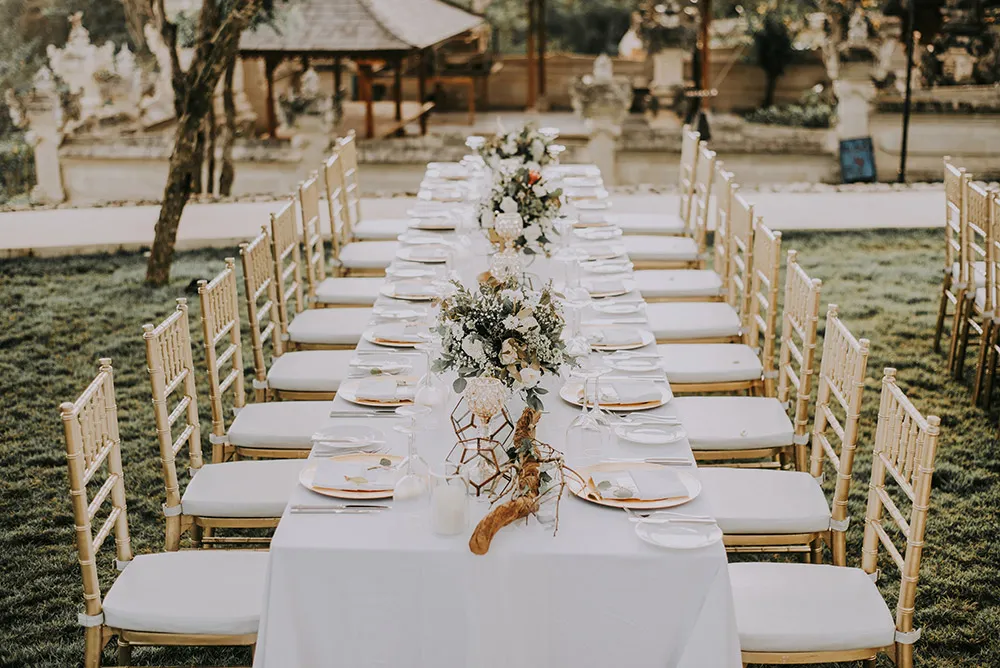 Photo by Diktatphotography. theweddingnotebook.com