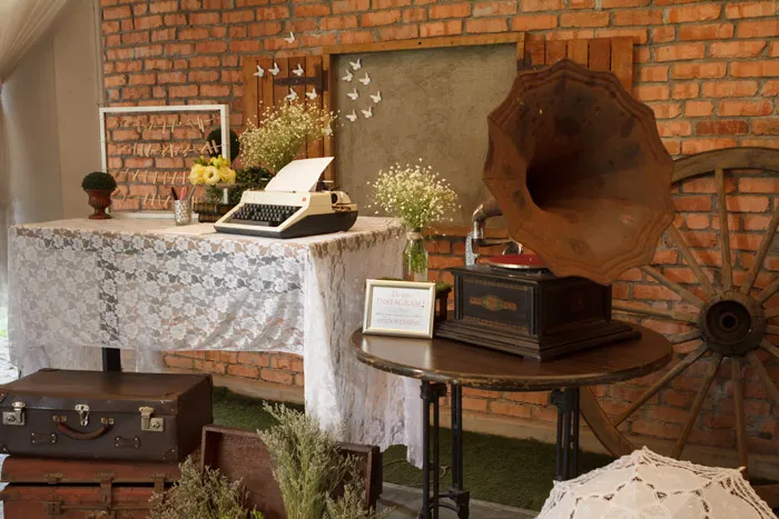 Styling by Mint Events & Soirees. theweddingnotebook.com