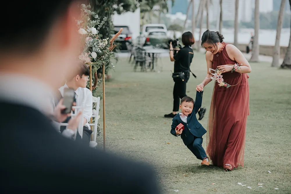 Photo by Daren Chong Photography. theweddingnotebook.com