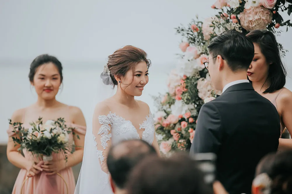 Photo by Daren Chong Photography. theweddingnotebook.com