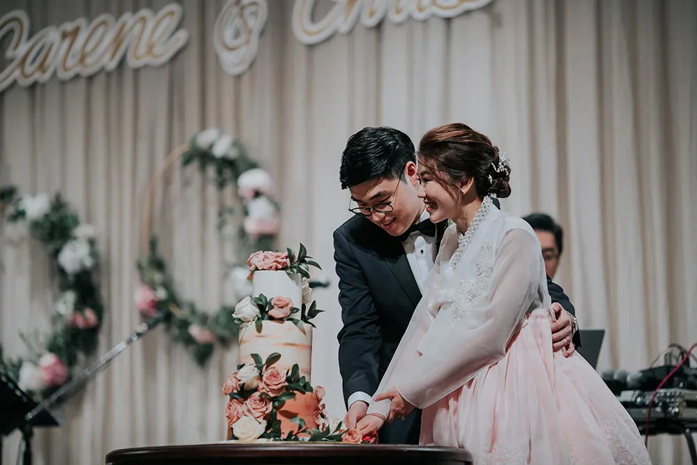 Photo by Daren Chong Photography. theweddingnotebook.com