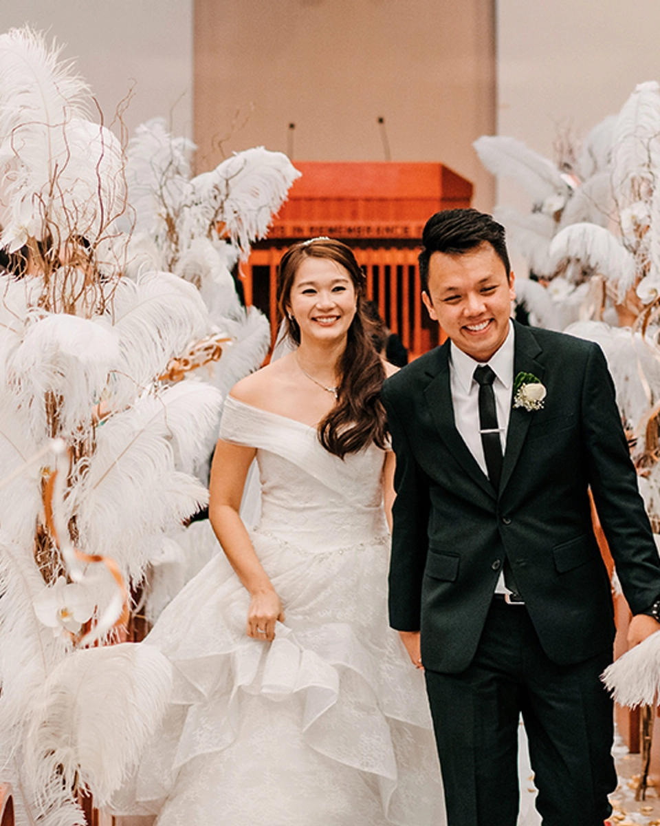 A Gatsby-Inspired White And Gold DIY Wedding