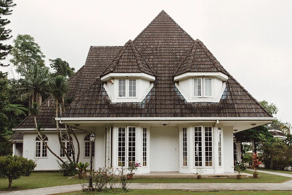 Photo by Peter Herman Photography. theweddingnotebook.com