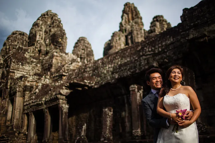 Destination bridal portraits at Siem Reap, Cambodia. Photography by Wainwright Weddings. theweddingnotebook.com