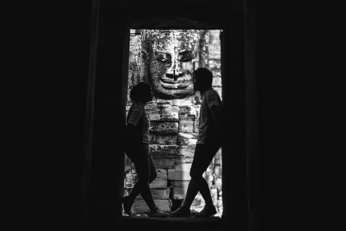 Destination bridal portraits at Siem Reap, Cambodia. Photography by Wainwright Weddings. theweddingnotebook.com