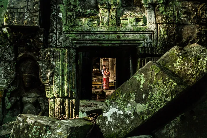 Destination wedding photos at Siem Reap, Cambodia. Photography by Wainwright Weddings. theweddingnotebook.com