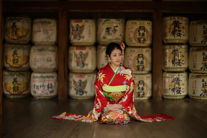 37 Frame Photography – Kyoto bridal portraits. theweddingnotebook.com