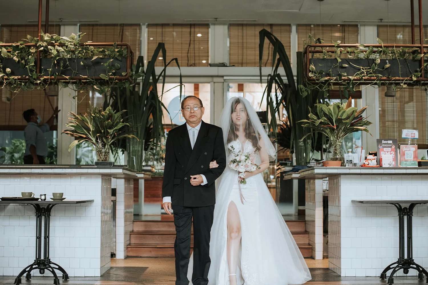 Munkeat Photography. theweddingnotebook.com