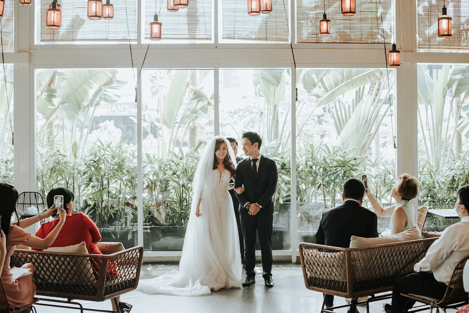 Munkeat Photography. theweddingnotebook.com