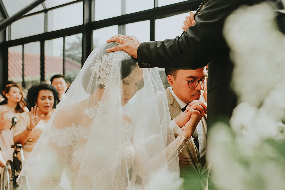 Photo by Diktat Photography. theweddingnotebook.com