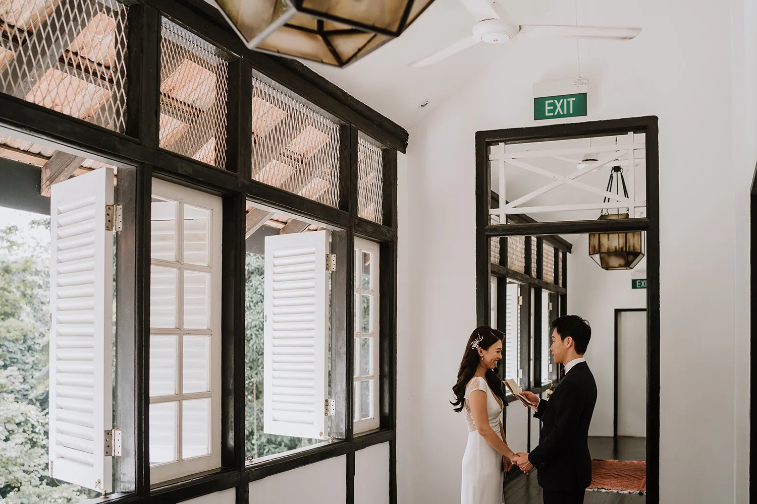 Juanmoley of The Beautiful Moment Photography. theweddingnotebook.com