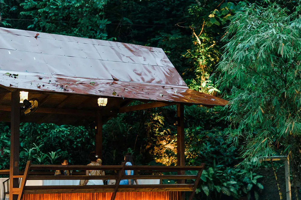 Photo by Harvard Wang Photography. theweddingnotebook.com