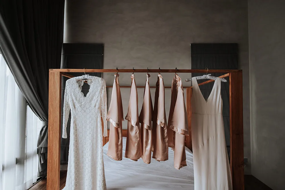 Photo by Zach Chin of Munkeat Studio. theweddingnotebook.com