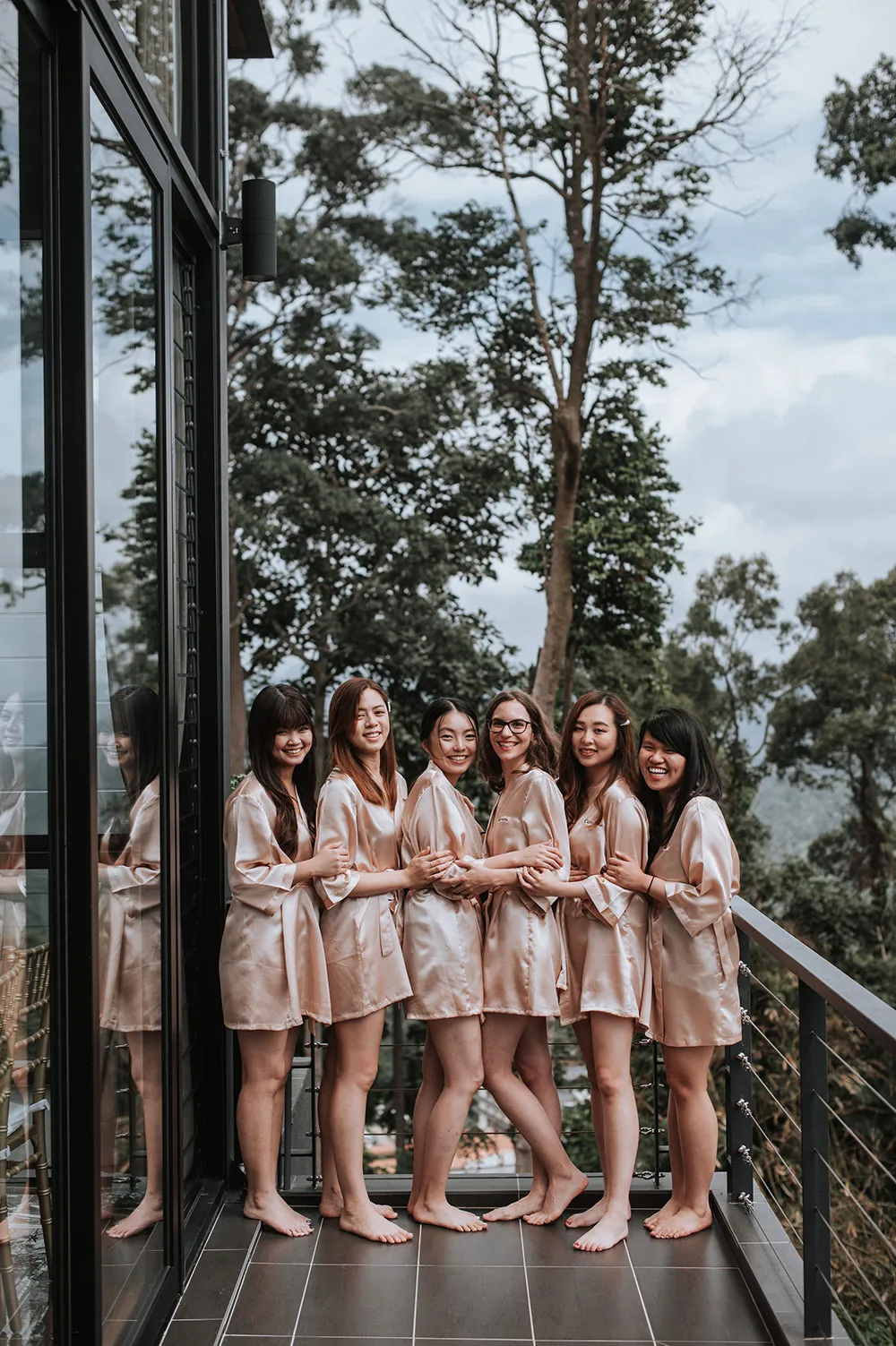 Photo by Zach Chin of Munkeat Studio. theweddingnotebook.com