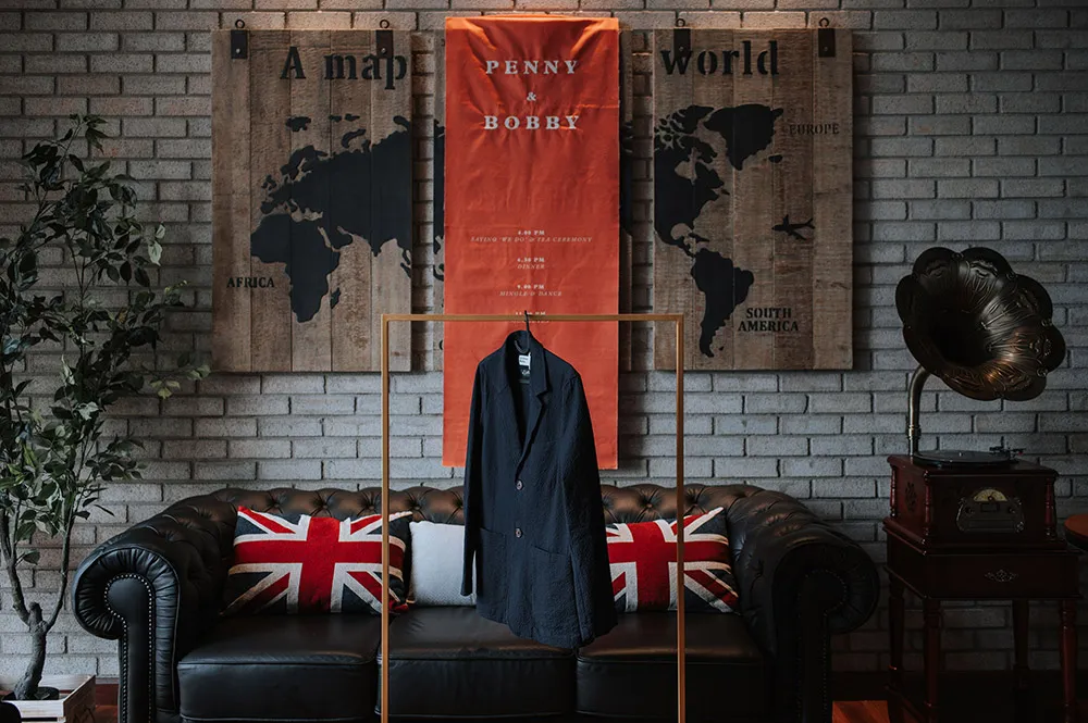 Photo by Zach Chin of Munkeat Studio. theweddingnotebook.com