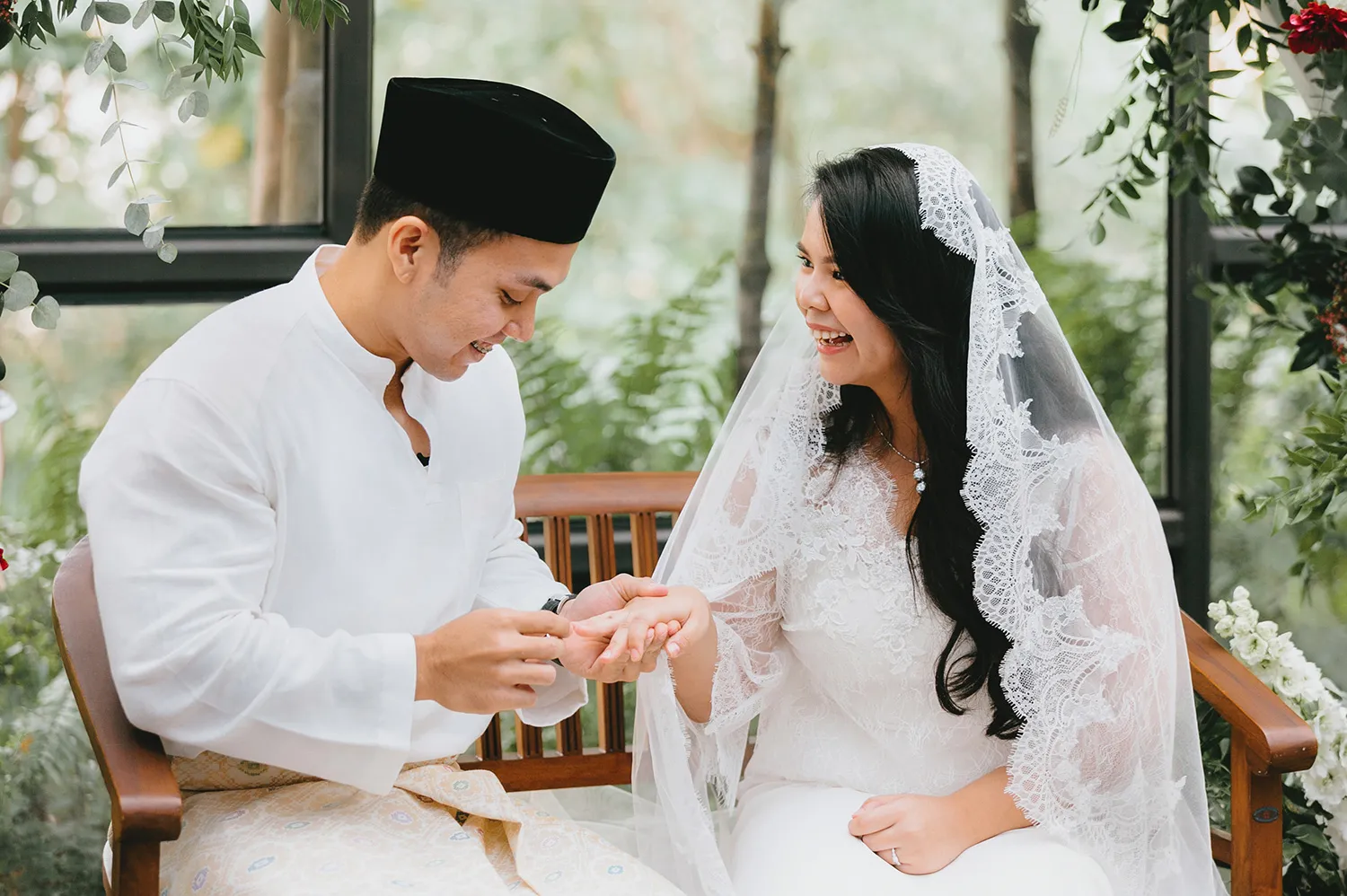 Joshua Koh Photography. theweddingnotebook.com