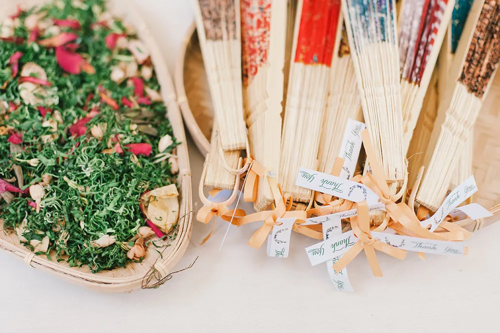 Photo by Munkeat Photography. theweddingnotebook.com