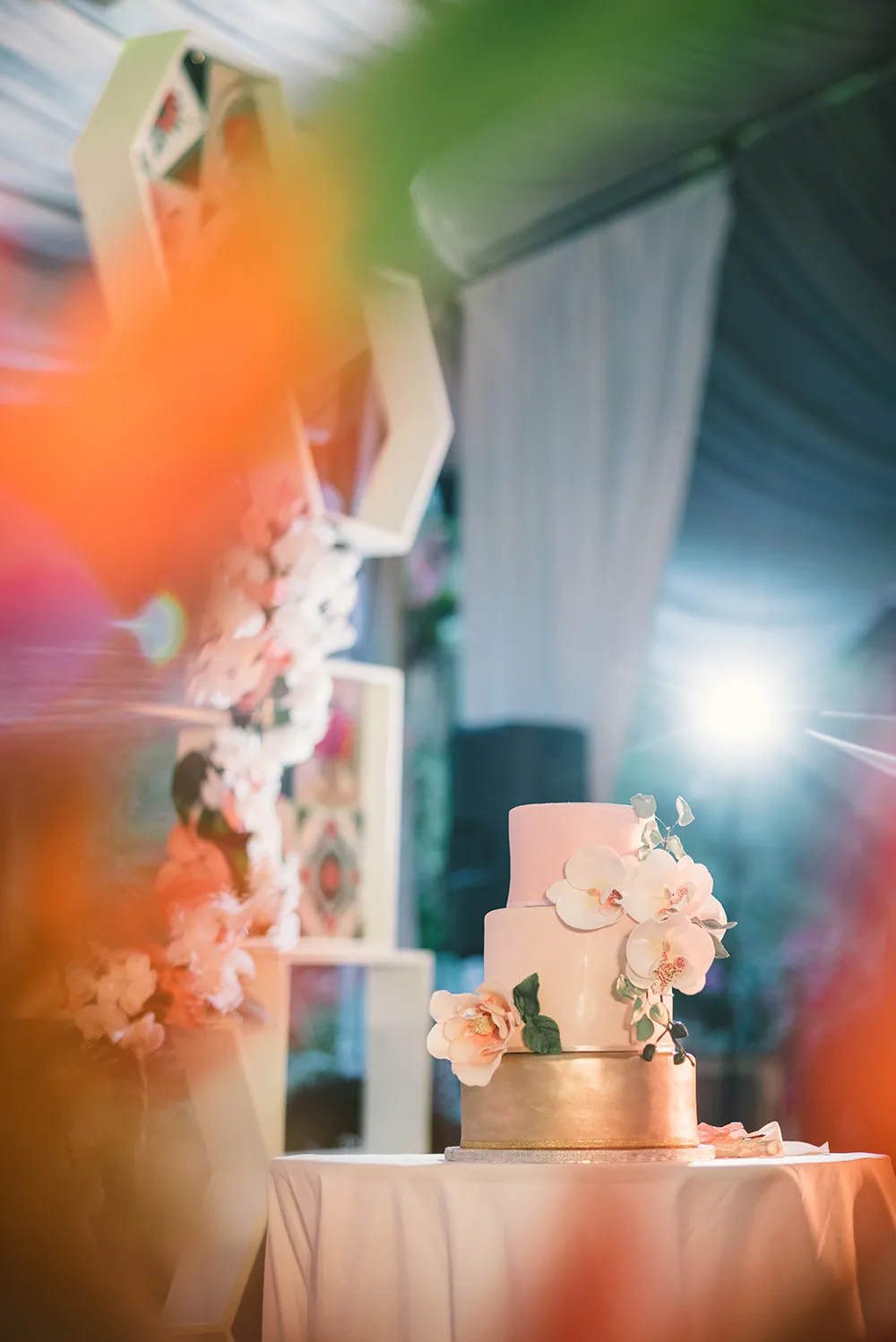 Photo by Munkeat Photography. theweddingnotebook.com