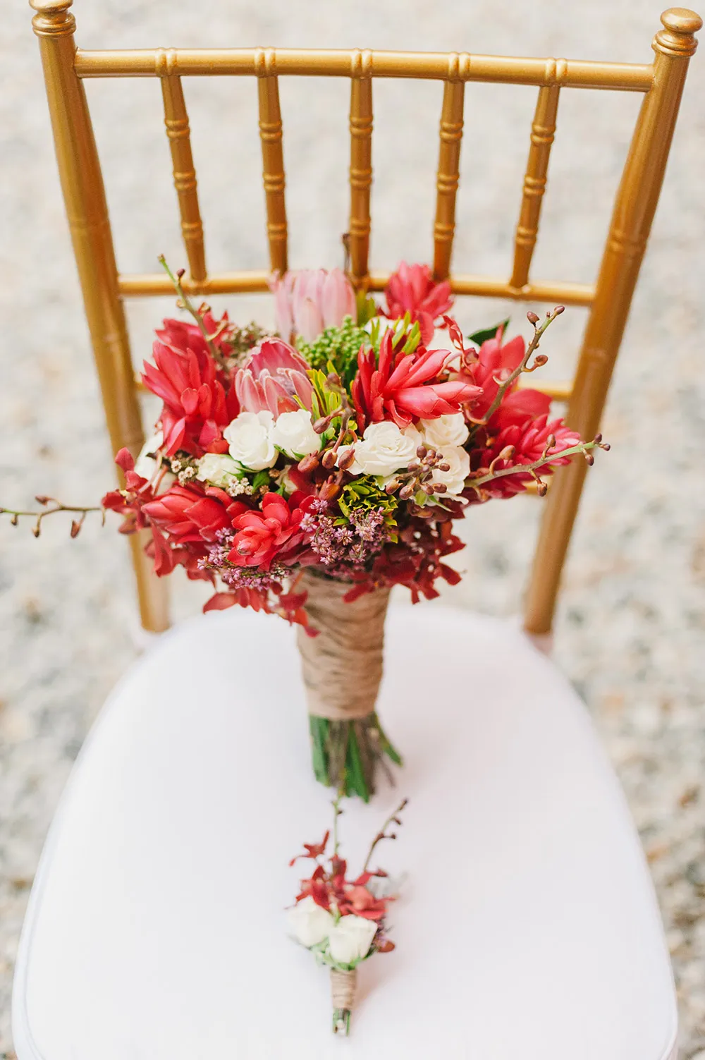 Photo by Munkeat Photography. theweddingnotebook.com