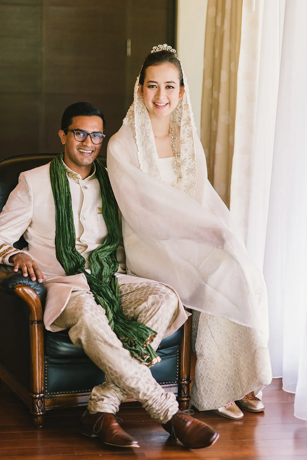 Photo by Munkeat Photography. theweddingnotebook.com