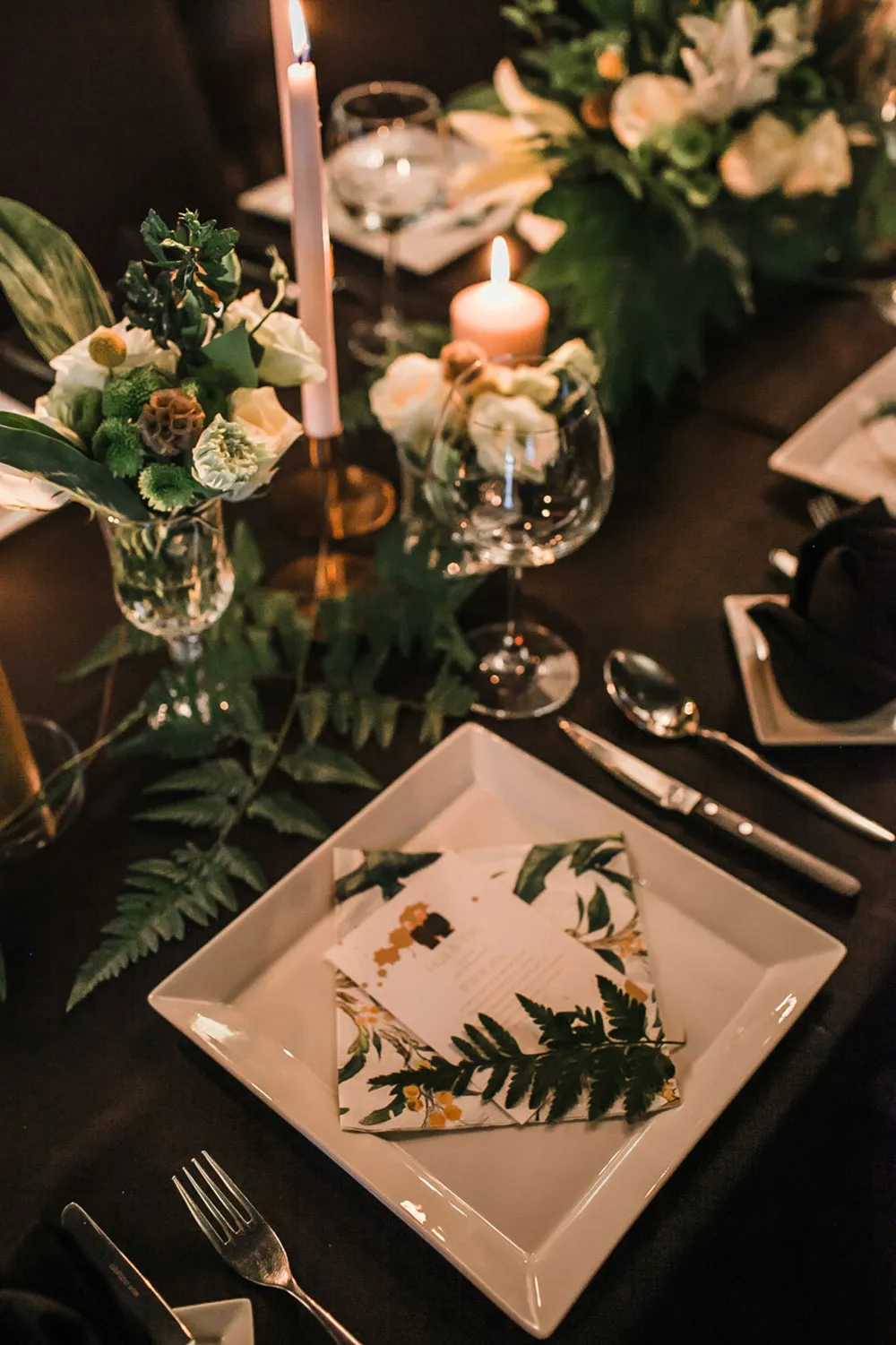 Photo by Yong Hao Visual Moments. theweddingnotebook.com