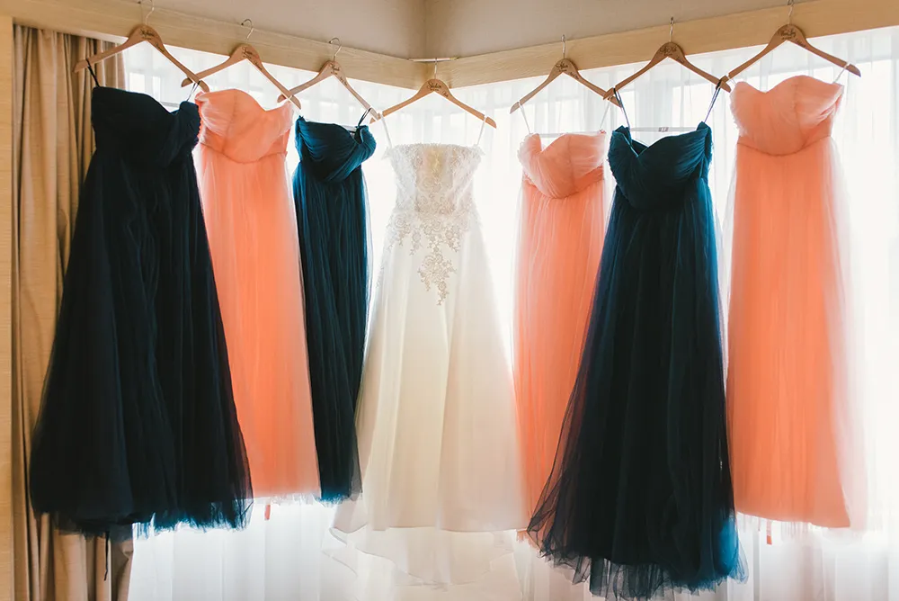 Photo by Munkeat Photography. theweddingnotebook.com