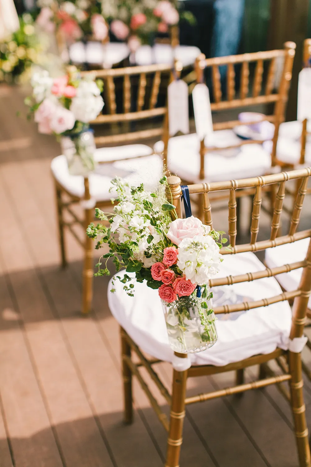 Photo by Munkeat Photography. theweddingnotebook.com