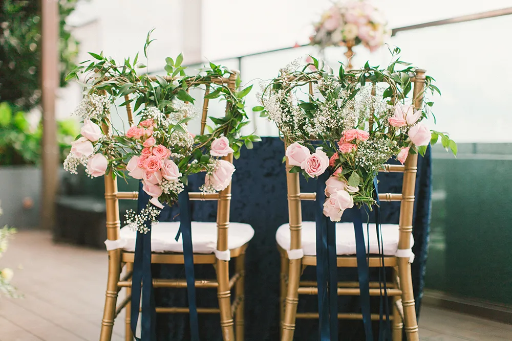 Photo by Munkeat Photography. theweddingnotebook.com