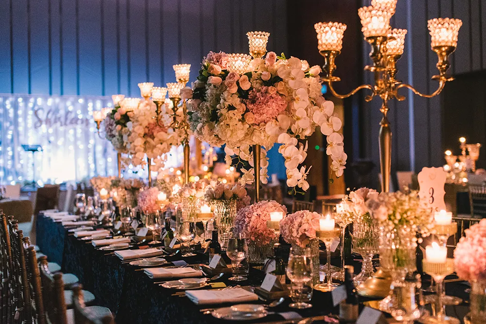 Photo by Munkeat Photography. theweddingnotebook.com