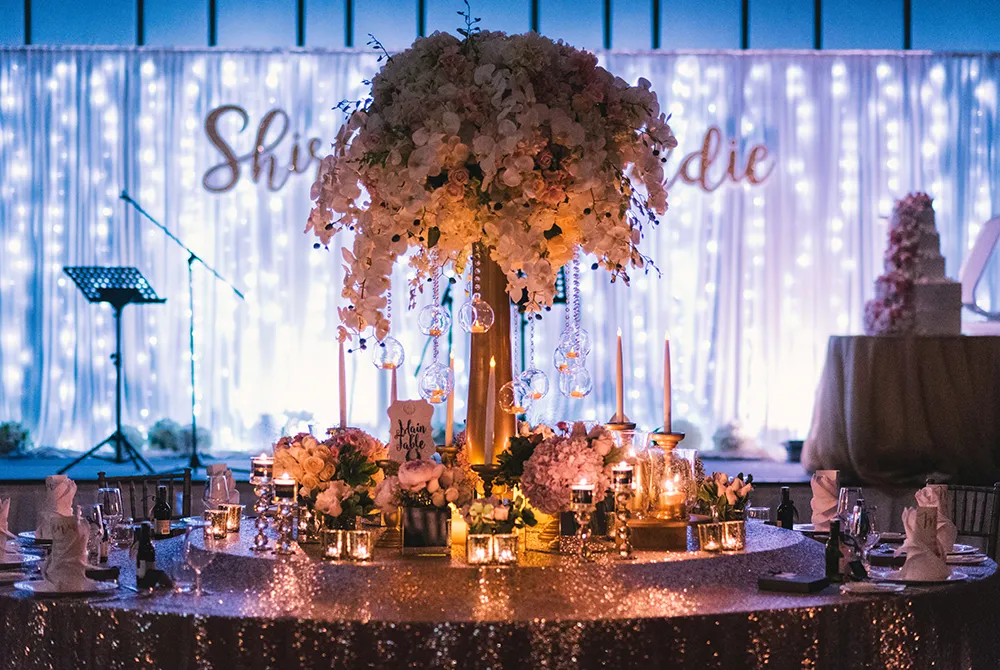 Photo by Munkeat Photography. theweddingnotebook.com