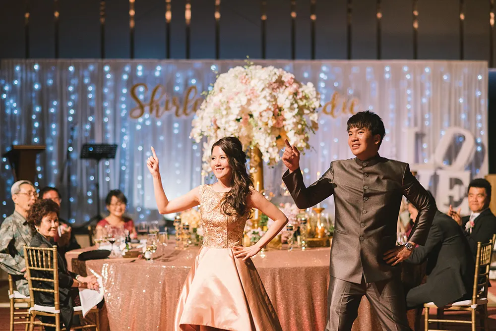 Photo by Munkeat Photography. theweddingnotebook.com