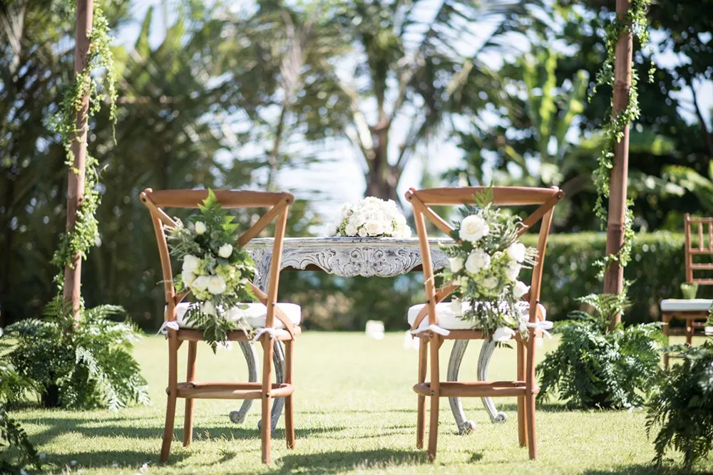 Photo by Iwan Photography. theweddingnotebook.com