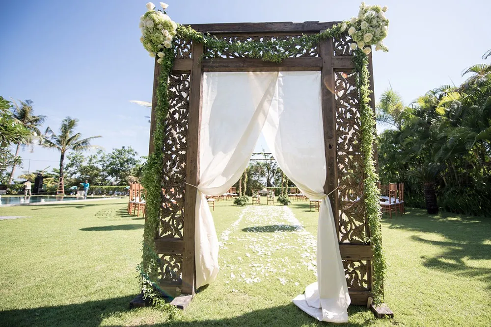 Photo by Iwan Photography. theweddingnotebook.com