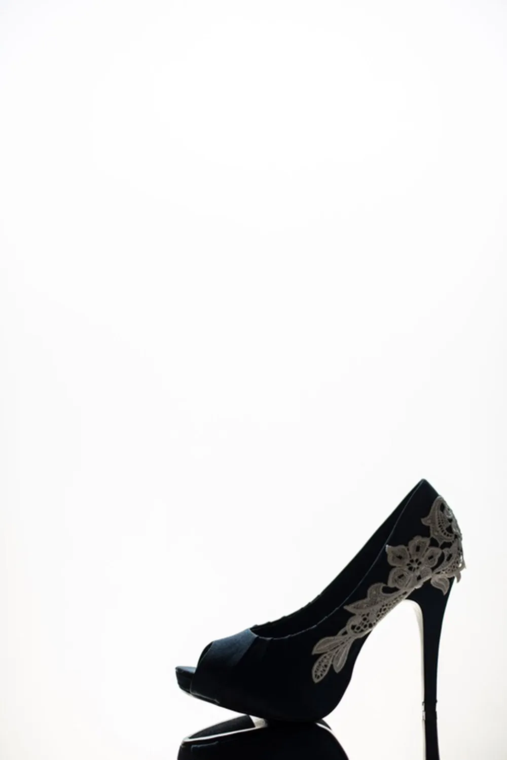 Photo by Iwan Photography. theweddingnotebook.com