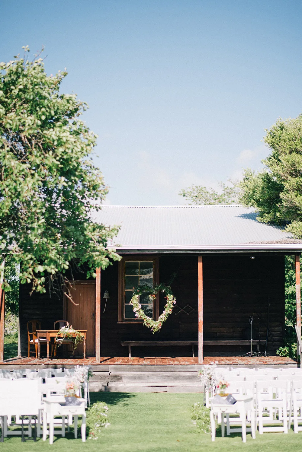 Photo by Ben Yew Photography. theweddingnotebook.com