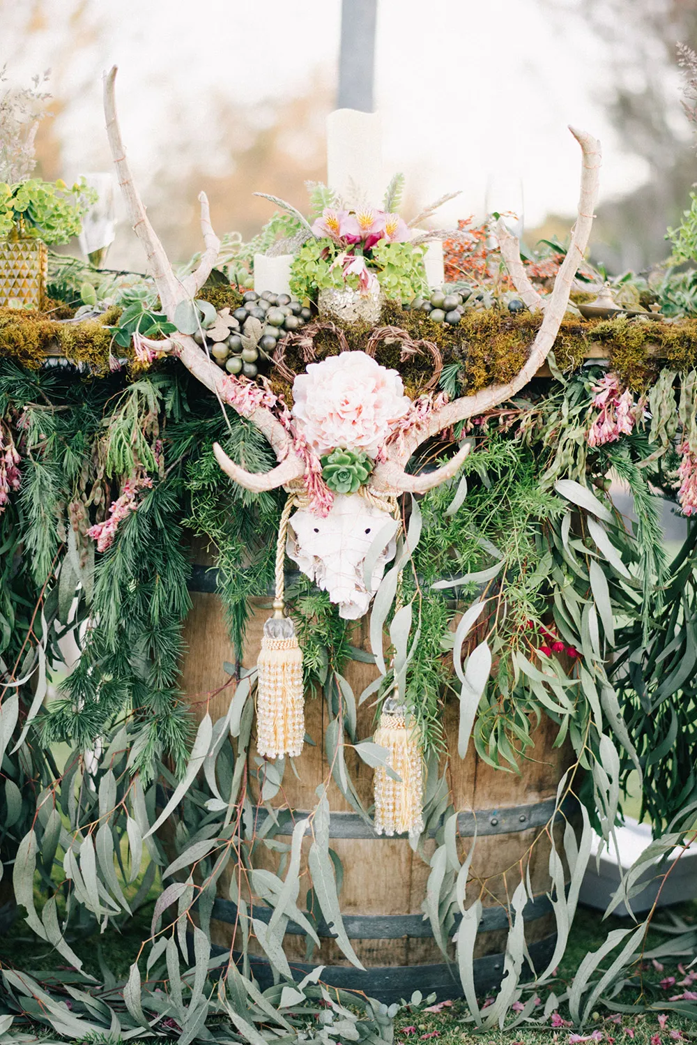 Photo by Ben Yew Photography. theweddingnotebook.com