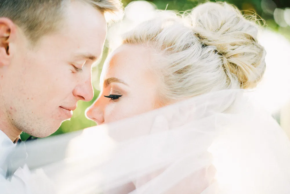 Photo by Ben Yew Photography. theweddingnotebook.com