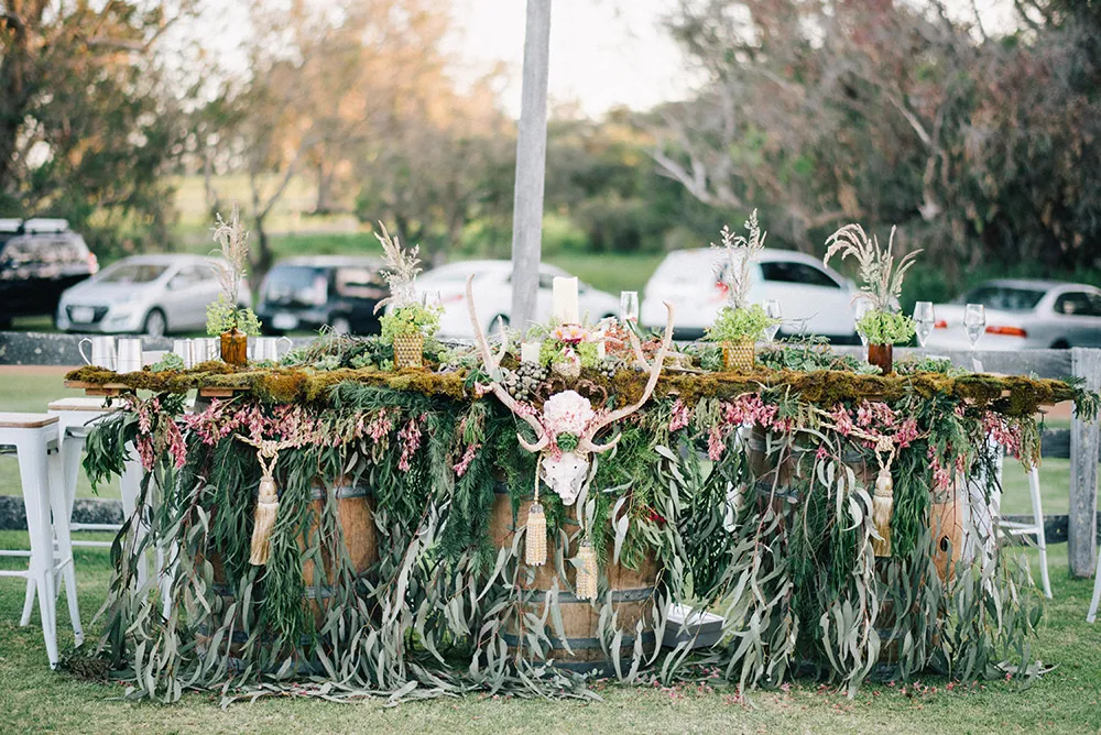 Photo by Ben Yew Photography. theweddingnotebook.com