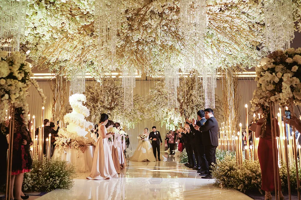 Photo by Aha of Axioo. theweddingnotebook.com