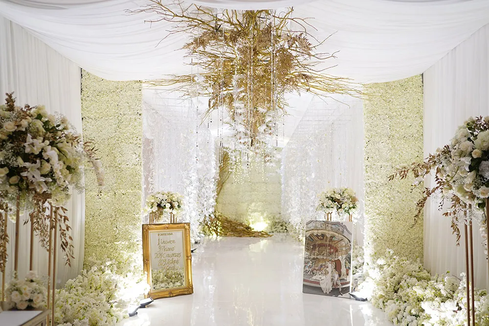 Photo by Aha of Axioo. theweddingnotebook.com