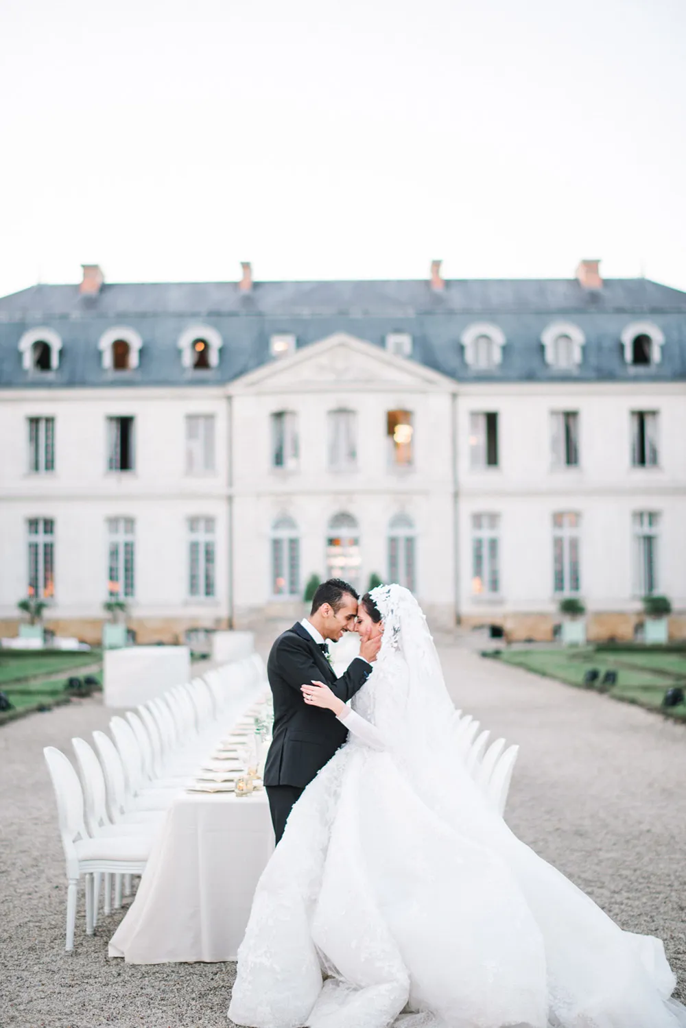 Photo by Ben Yew Photography. theweddingnotebook.com