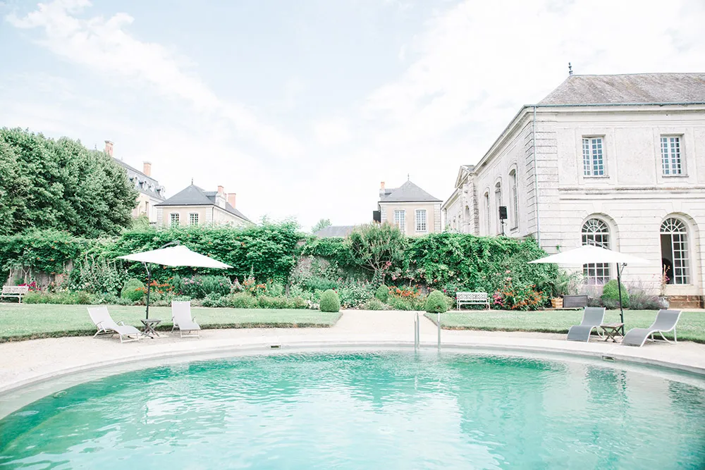 Photo by Ben Yew Photography. theweddingnotebook.com