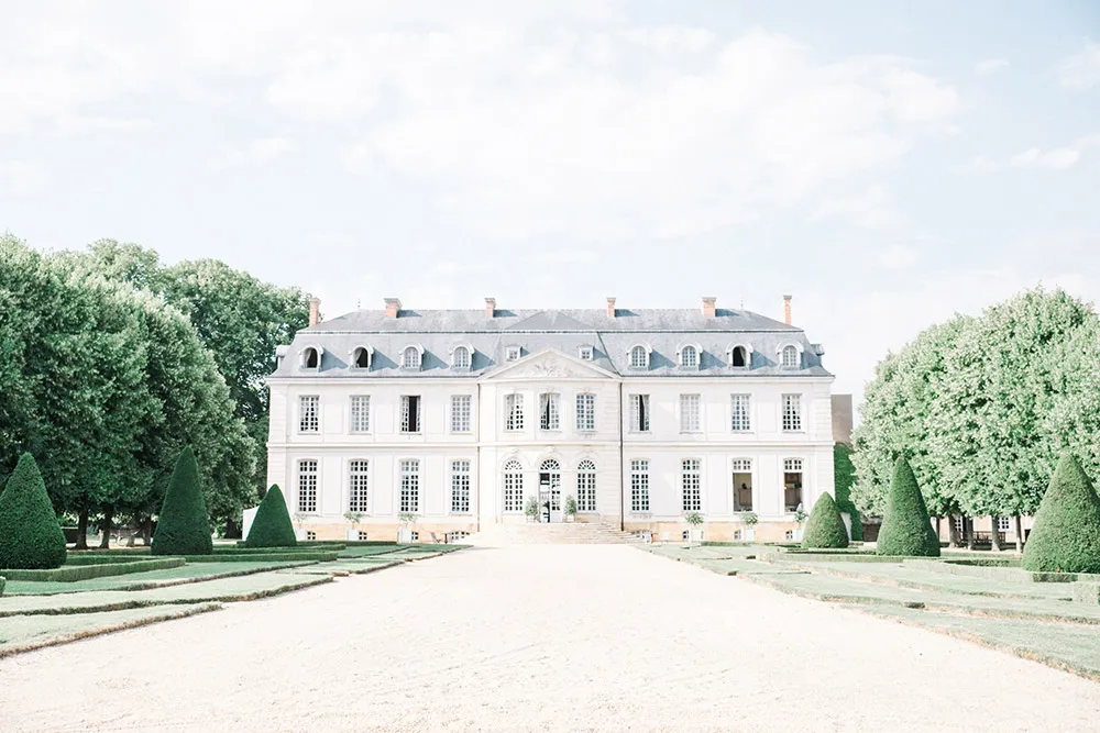 Photo by Ben Yew Photography. theweddingnotebook.com