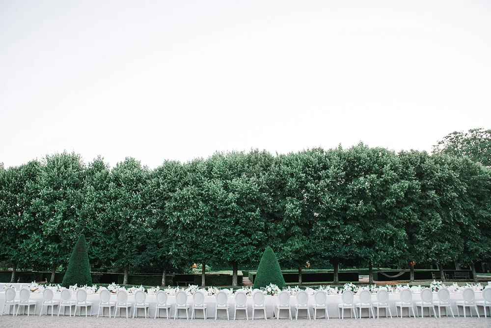 Photo by Ben Yew Photography. theweddingnotebook.com