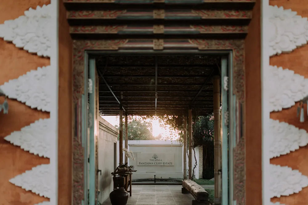 Photo by Fire Wood And Earth. theweddingnotebook.com