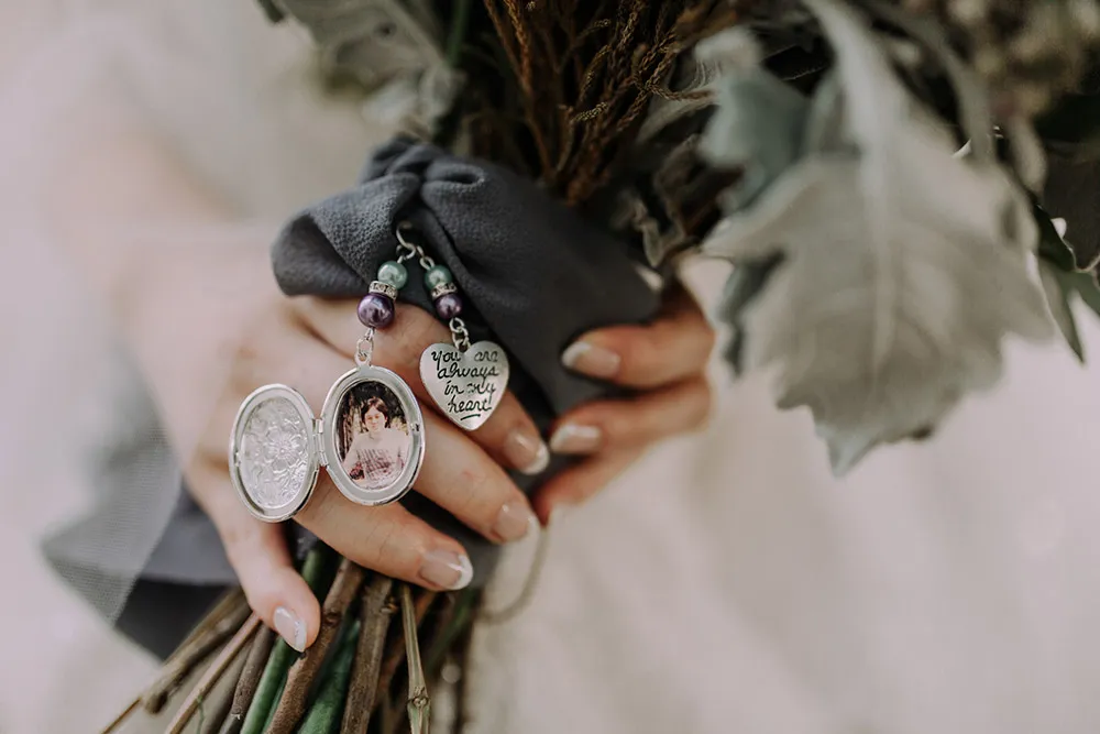 Photo by Fire Wood And Earth. theweddingnotebook.com