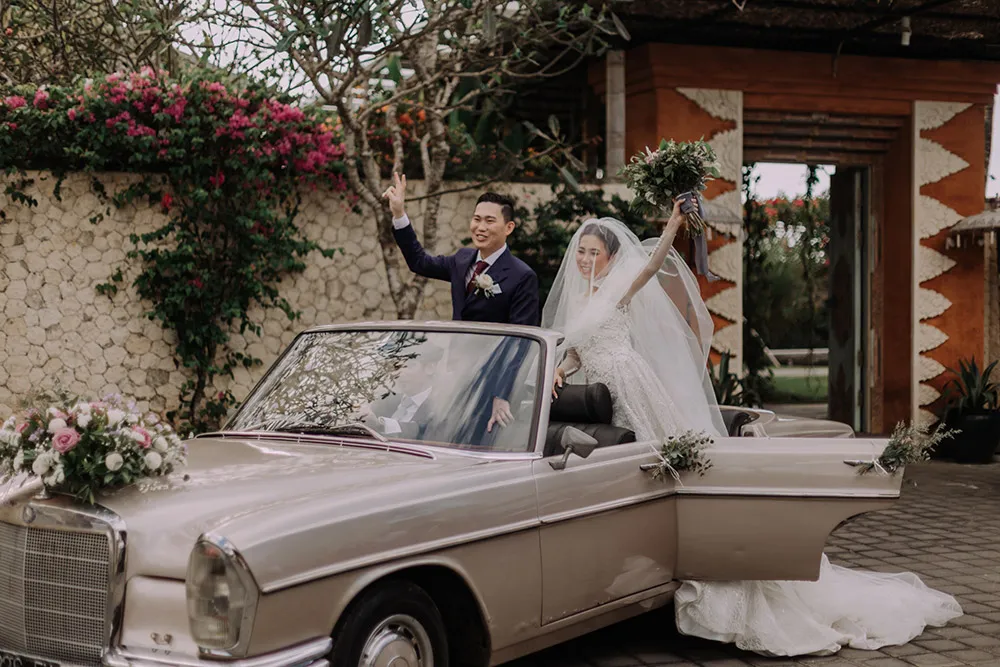 Photo by Fire Wood And Earth. theweddingnotebook.com