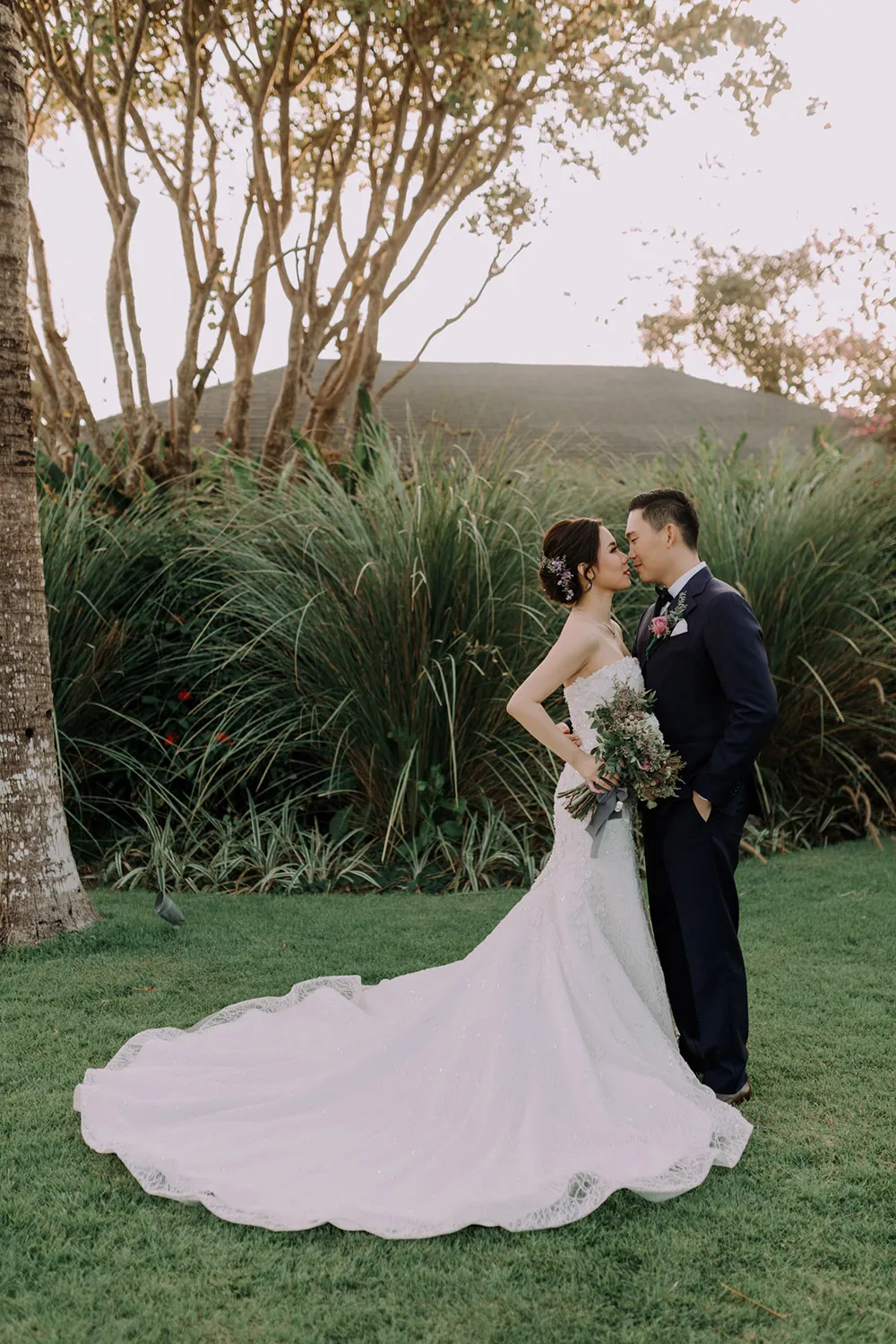 Photo by Fire Wood And Earth. theweddingnotebook.com