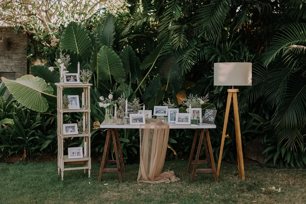 Photo by Fire Wood And Earth. theweddingnotebook.com