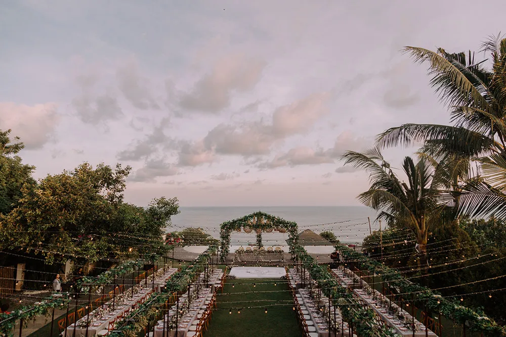 Photo by Fire Wood And Earth. theweddingnotebook.com